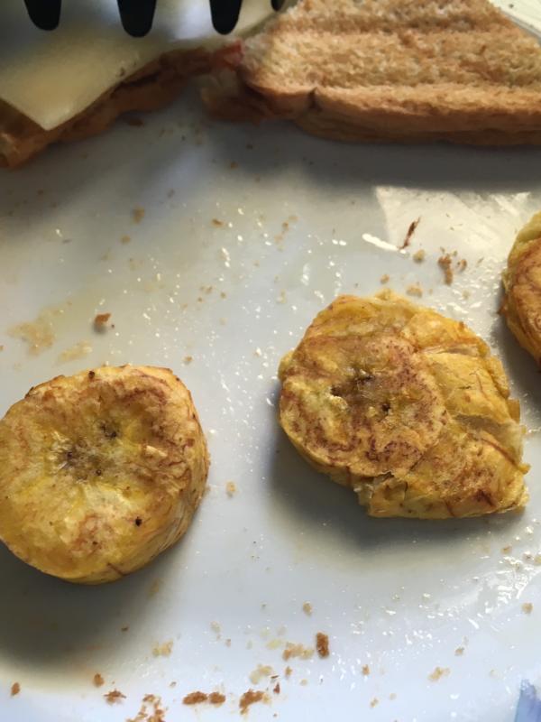 Patacon con huevo frito photo 7